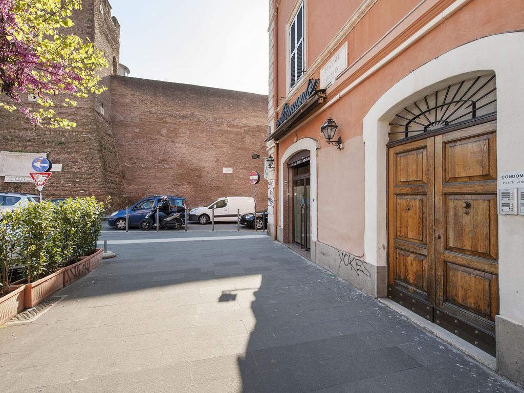 White Flat Termini Roma