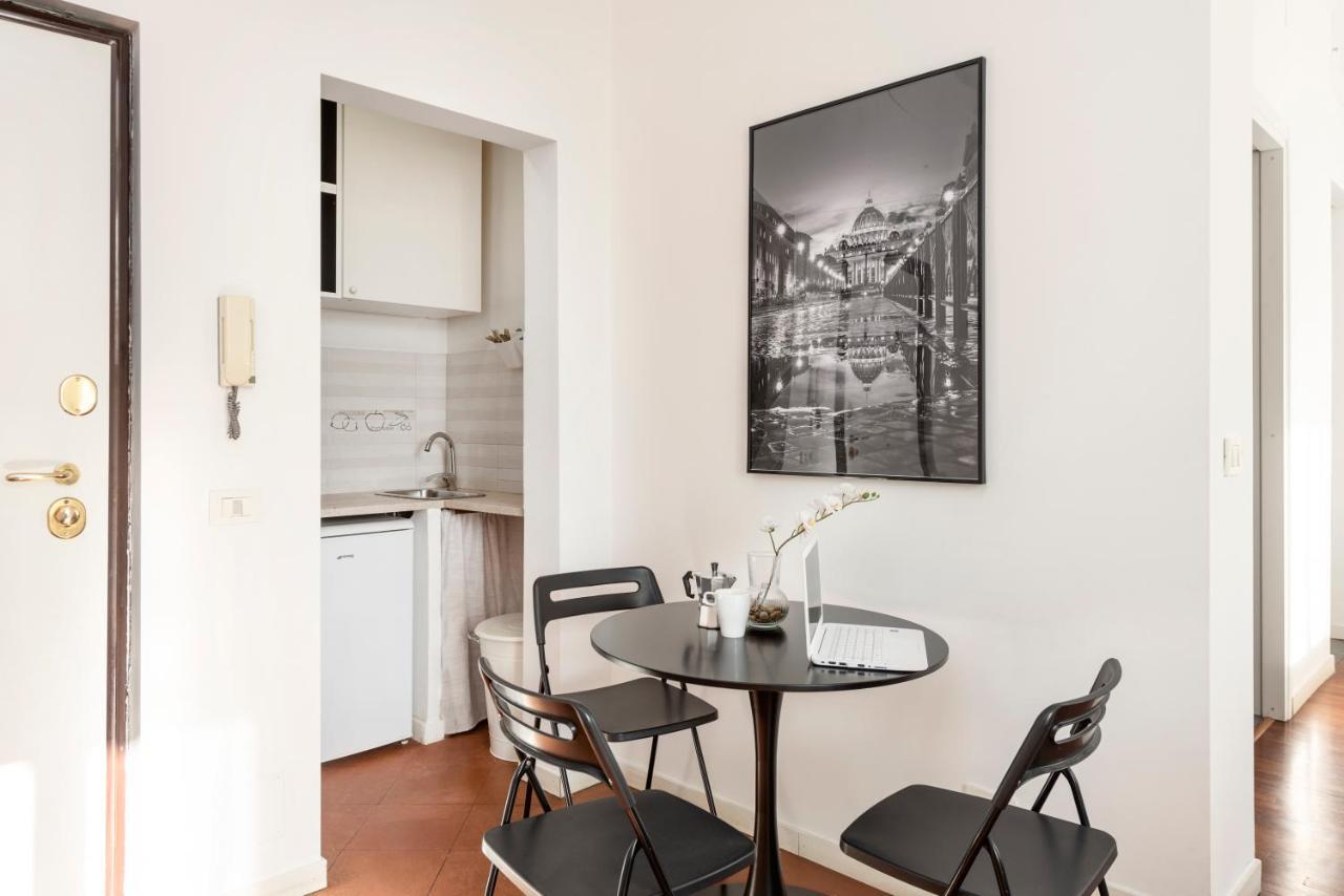 White Flat Termini * Roma
