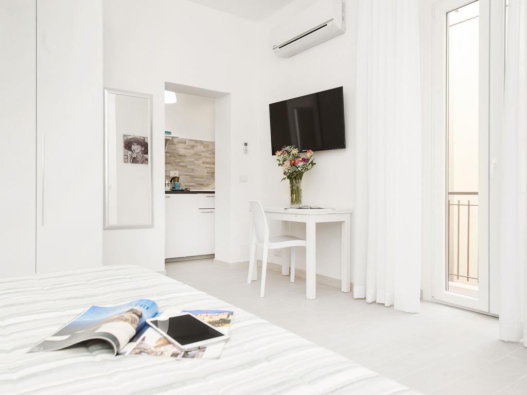 White Flat Termini
